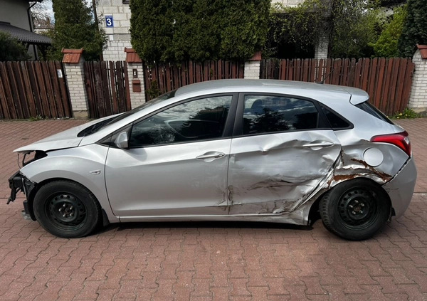 Hyundai I30 cena 7500 przebieg: 341000, rok produkcji 2012 z Oświęcim małe 46